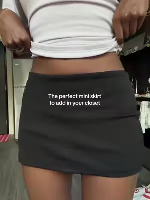 Love the material on this skirt so comfy and stretchy #miniskirt 