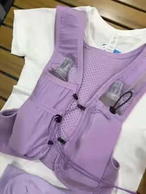 Good gear makes your running better.#runningvest #Zelvot #runninggear #OutdoorGear #hydrationvest 