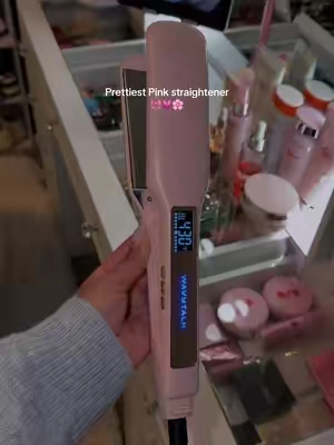 the hair straightener every girl needs 💕🫶🏼 @wavytalkofficial #wavytalk #straightener #paratii #planchadecabello #dealsforyoudays 