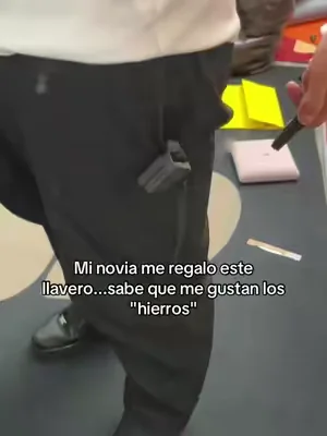 Solo los del barrio saben que significa “hierro” y G17 | comenta: 😏 #llavero #regaloparahombre #llaves #barriospeligrosos #airsofter