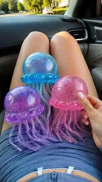 ⚡️current status: floating away from reality. 🌊#squishy #asmrsounds #oddlysatisfying #forbiddenfood