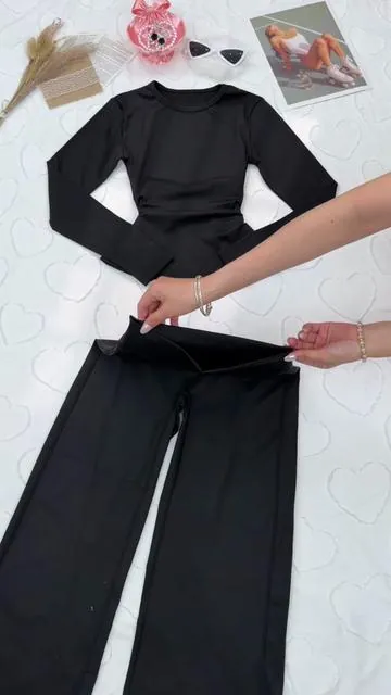 I like these sports suits very much. Wearing them to exercise makes me very comfortable🥰#2pieceset #tracksuitset #gymwear #DealsForYouDays #tiktokshopcreatorpicks 