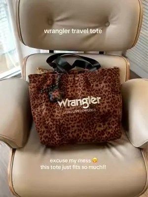 Best travel tote!! I’m obsessed 🐆 #wrangler #travelbag #carryon #wranglerpurse #dealsforyoudays 