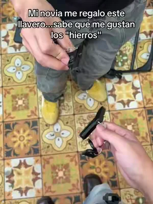 Solo los del barrio saben que significa "hierro" y G17 | comenta:😏 #llavero #regaloparahombre #llaves #barriospeligrosos #airsofter