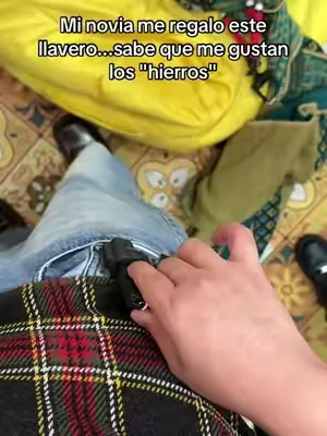 Solo los del barrio saben que significa "hierro" y G17 | comenta:😏 #llavero #regaloparahombre #llaves #barriospeligrosos #airsofter