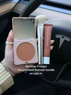 Grab it while it’s still on sale!! #summerfridays #bronzer #dealsforyoudays #creamybronzer #bronzertutorial @Summer Fridays 