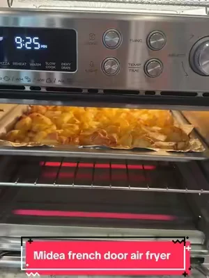 Why heat up your entire kitchen when one countertop appliance can do it all? 🙌 Air fry, bake, toast, roast, dehydrate, and even cook a whole family dinner faster than a traditional oven. It’s become the most-used appliance in my kitchen… and I don’t see myself going back. #Midea #AirFryerOven #CountertopOven #KitchenAppliances #AirFryer  