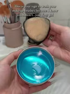 I refuse to return this perfect brush cleaner even after the big price drop 😤 #MakeupTools #BrushCleaner #BeautyHacks #TikTokMadeMeBuyIt#DealsForYouDays