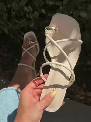 These Cushionaire toe ring sandal kitten heels are so cute! The heel is the perfect size and such a comfortable shoe to walk in! Love the strappiness of the heels ands such an elegant style ✨✨ #cushionaire #cushionairesandals #sandalheels #sandalsforwomen #kittenheels 