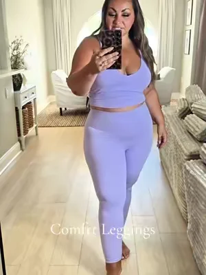 Plus size friendly & flattering 🙌🏻 @Comfrt  #Comfrt #comfrtclothing #comfrtplussize #comfrtleggings #comfrtcore 
