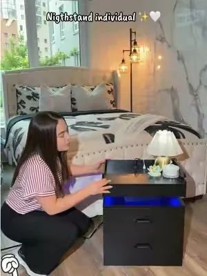La mesita de noche perfecta para espacios pequeños individual o set de 2 💯😍✨👆pide la tuya antes que cambie el precio 10/10 🤍🌷#table #homedecor #led #bedroom #DealsForYouDays 