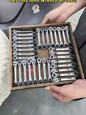 This compact 1/4 inch double-ended ratchet wrench is a real game-changer!72-tooth design works smoothly even in super tight spots.Perfect for car maintenance, bike repair and daily DIY jobs.Must-have practical tool for every toolbox! #AutoTools #DIYTools #CarRepair #HandTools #fyp
