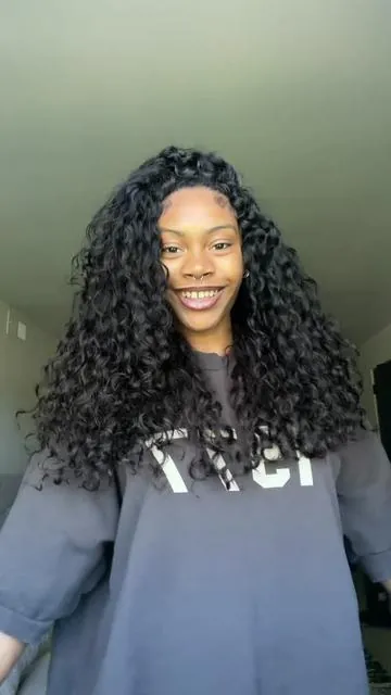 Indian curly is such a prettt texture to me! It’s nice having it in a half wig bc it’s easier to wash vs bundles 🤏🏿😍 #curlymehair @CurlyMe Hair @CurlyMe Hair Store 