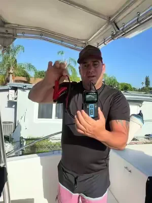 🚗⚡ ¿La batería de tu vehículo está fallando o es el alternador? Descúbrelo en segundos con el TOPDON BT100. Este probador profesional analiza baterías de 12V, sistema de carga y arranque con resultados rápidos y precisos. Compatible con autos, camionetas, motocicletas, ATVs, SUVs y embarcaciones. Ideal para evitar quedarte varado y detectar problemas antes de que ocurran. Soporta baterías de 100-2000 CCA y ofrece pruebas de batería, alternador y arranque en una sola herramienta compacta.  #DealsForYouDays #SummerWins #SuperBrandDay #TikTokShopDealsforYouDays #Topdon Car Battery Tester