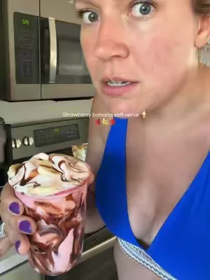 This slushy and ice cream maker combo 🤌🏼🤌🏼 #softserveicecream #icecreammaker #icecreamathome #summerwins #dealsforyoudays 