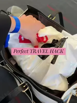 Don’t wait till it sells out because these travel bags are perfect for every day travel or work related. @@Lovevook Bags ##dealsforyoudays##summerwins##laptopbag##travelbag##totebag 