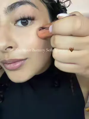 Shade : Toasted Sunlight 🤎 this bronzer is my absolute favorite it’s so dewy and melts into your skin so it is super fast to blend out and it’s affordable!!! #bronzer #makeuphacks #makeuptutorial 