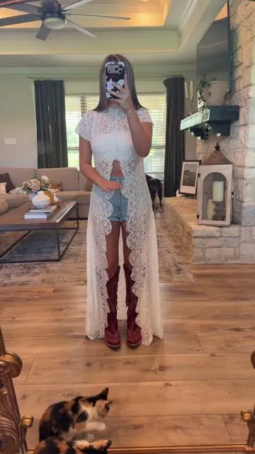 I’m so obsessed w this! #set #laceytop #westernfashion #countryoutfitinspo 