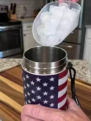Wait this is so cool & much cuter to carry around 🤍💦#cancooler#tumbler#canholder#summermusthaves 