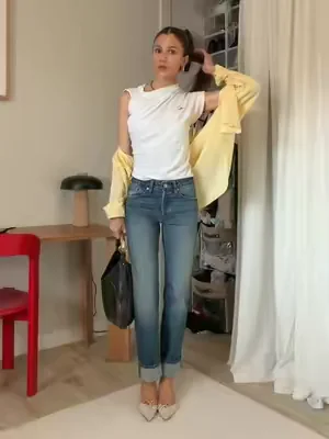 when @GOOD AMERICAN drops vintage jeans… getting ready is easy peasy #goodamerican #goodamericanhaul #grwmoutfit #jeansstyle 