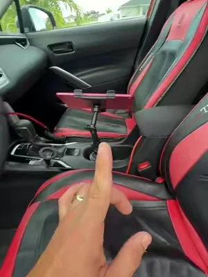 Soporte para el celular y la tablet que se pone en el portavasos del carro ajustable y firme #accesoriosparacarro #soportedecelular #carro #tiktokshop #hallazgostiktok 