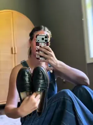 Love there Clarks leathers loafers. Such a classic and timeless shoe. I grabbed the black leather ones from @QVC, Inc and I love them!!! #clarksshoes #clarksloafers #loafers #shoefinds #qvc 