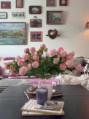 My room is so much more lively now #roomdecor #fakeflowers #flowers #homedecor #livingroomdecor 
