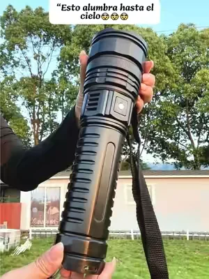 🎯 Si tu vieja linterna no te sirve, esta es tu señal.La Hoodink 2-en-1 tiene luz ajustable, zoom y pantalla digital de batería. ¿Lo mejor? También es power bank. Ideal para camping, pesca o seguridad en tu garaje. 💪 Recárgala y olvídate de pilas. \#linternaPotente #Hoodink #outdoorgear #emergencia#SummerWins 