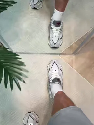 New Balance is going crazy right now #tiktokshopcreatorpicks #dealsforyoudays #summerwins #newbalance #newbalance9060 
