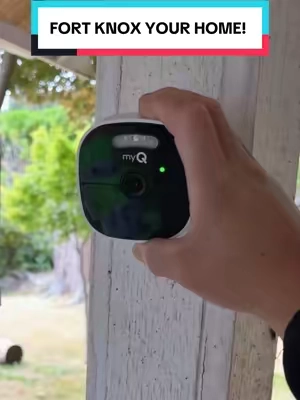 Burglars hate this! 😡  . . . #securitycamera #surveillancecamera #myq #homesecurity #cctv 
