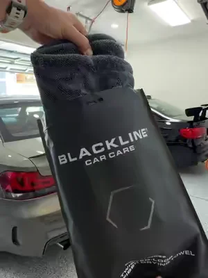 This drying towel completely changed my car wash routine. The twisted-loop microfiber soaks up an insane amount of water, dries streak-free, and glides across the paint without leaving lint behind. A must-have for anyone who wants a faster, safer car drying experience. #CarDetailing #MicrofiberTowel #blacklinetowel #AutoDetailing #blacklinecarcare 