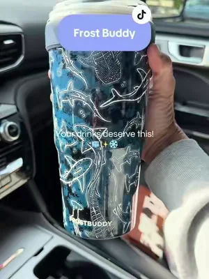 Keep your favorite drink cold from the first sip to the last with the Frost Buddy To-Go Buddy. Whether it’s your morning coffee, an iced drink, or your daily water, this cup keeps up with your busy day. One simple swap that you’ll use every single day. 🩵@Frost Buddy  #DealsForYouDays #SummerWins #TikTokShop #Drinkware #MomFinds