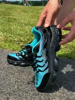 Zapatos de seguridad con punta de acero, suela antideslizante y antipinchazos.   Son súper cómodos, se sienten ligeros y están disponibles en varios colores.   Elige tus favoritos desde el carrito naranja para obtenerlos a un súper precio, con descuento y envío gratis.  🇺🇸  #dealsforyoudays #fyp #paratii #men #work 