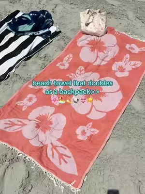 And the sand doesn’t stick #sandcloud #beachtowel #beachvibes #summeressentials #beachgirl 