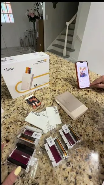 Imprime tus recuerdos favoritos al instante, dondequiera que estés. La forma más bonita de convertir fotos olvidadas en recuerdos que puedes tocar. ✨ #SummerWins #DealsforYouDays #FathersDayGift #creatorsearchinsights #tiktokshop