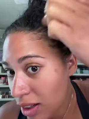 hair CONCEALER?! 😳🥹😩😭 this is genius and just makes any updo look so full!! @tarte cosmetics #tartecosmetics #tartehairconcelar #hairconcealer #dealsforyoudays #hairthinning 