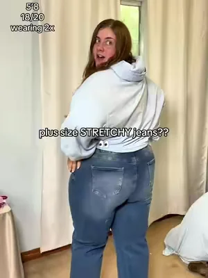 sooo stretchy and don’t dig in!! Plus they are made for the plus size girlies ✨ #plussizejeans #stretchyjeans #plussize #summervibes #dealsforyoudays 
