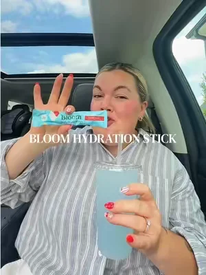 @Bloom Nutrition knew what they were doing with these hydration sticks 😍 #electrolytes #hydrationsticks #electrolytedrink #sportsdrink #bloomnutrition 
