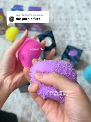 Replying to @hanh this one is a lot lighter and softer because of the different filling but they’re both equally nice #fuzzball #fuzzysquishy #squishy #summeressentials #summervibes 
