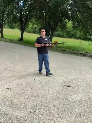 The SKYROVER X1 packs premium drone features into a lightweight design under 249g. Capture stunning 4K video and 8K photos, enjoy up to 32 minutes of flight time, and fly confidently with 360° obstacle avoidance. Perfect for travel, outdoor adventures, real estate, and content creators looking for incredible aerial footage. #SKYROVER #DronePhotography #4KDrone #AerialPhotography #SummerVibes @SKYROVER_US 