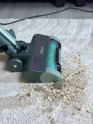 A vacuum with a gravitational pull?? #shark #sharkvacuum #stickvacuum #vacuum 