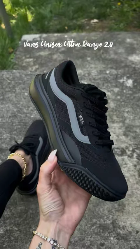 Finally comfy vans for the girls over 30 ✨ #vans #sneakers #vanssneakers #dealsforyoudays #summerwins @vans