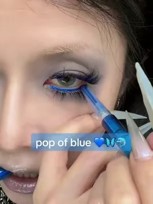 A pop of blue changes everything. 💙 🌊 💙 #KaleidosEyeliner in Miss Matrix #bluemakeup #blueeyeliner #multichrome #grungemakeup