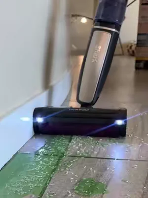Cuts my cleaning time in more than half 🙌🏼 #shark #sharksteampickup #steammop #cleaning 