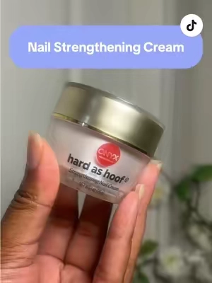 #naturalnails #nailstrengthener #naturalnailcare #naturalnailgrowth 