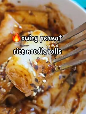 🤞🏽These spicy peanut rice noodle rolls got bounce! Sooo delicious.😋@Weee Asian Supermarket #ricenoodles #noodles #asianfood #lunchideas  #foodietiktok 