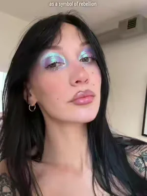 shade: cosmic siren 