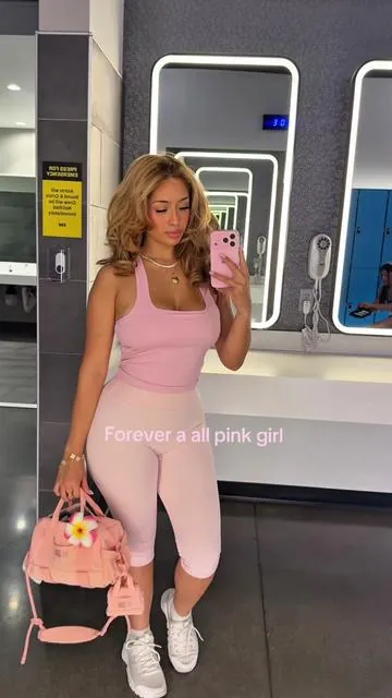 #CapCut #scarletrivass #pinkgymoutfit 