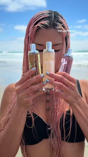 Spray irresponsibly muah @Mugler #MuglerPartner #fragrance #bodymist #fragrancerecommendations #beachgirl 