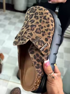 Platform Leopard print clog!! Umm obsessed! @EVELLYHOOTD US #evellyhootd #clogs #affordableshoes #lookalike #dealsforyoudays 
